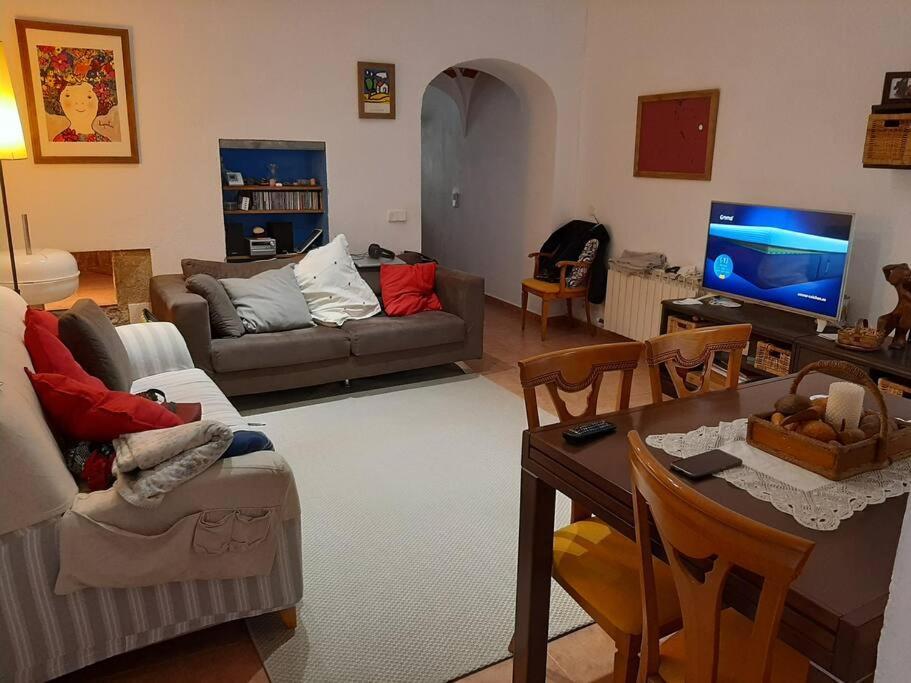 Preciosa Casa De 2 Pisos A 50 Metros De La Playa Villa Canet De Mar Luaran gambar