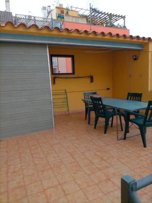 Preciosa Casa De 2 Pisos A 50 Metros De La Playa Villa Canet De Mar Luaran gambar